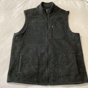 Men’s fleece vest